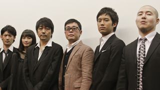 『東京プレイボーイクラブ』の監督は25歳の新人！あまりの存在感に役者そっちのけで監督に話題集中