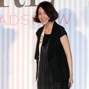 妊娠7か月の麻生久美子がドレス姿で登場!「今は無事に生まれてきてねと願っています」