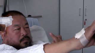 中国でたび重なる権力批判から政府の監視下に!中国の現代アーティスト、アイ・ウェイウェイの仁義なき戦い