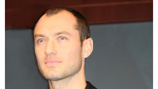 2年ぶりに来日のジュード・ロウ、相棒ロバート・ダウニー・Jrの子ども誕生を知らずびっくり!?