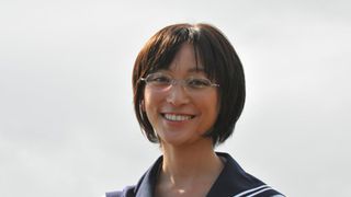 杏、人生初のセーラー服姿解禁!!しかもダサめがね姿!?