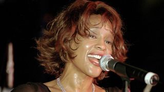 急死したホイットニー・ヒューストンさん 入浴中に溺死の可能性 娘ボビー・クリスティーナはショックで入院