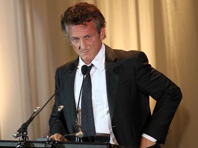 ショーン ペン イギリスとアルゼンチンの領有権問題でアルゼンチンを支持 シネマトゥデイ