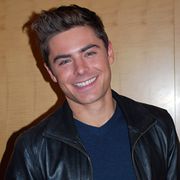 ザック・エフロン、レッドカーペットでコンドームを落とすハプニング