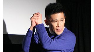 柳沢慎吾、ゆうばりでおなじみ警察、高校野球ネタを披露！　大喜びの観客からは「あばよ！」の大合唱!!