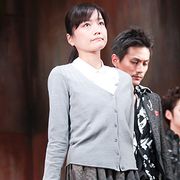 佐藤江梨子、盲目の女性を熱演!セクシーな脚も谷間も封印して新境地!