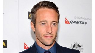 「HAWAII FIVE-O」のスティーヴ　アレックス・オロックリン　処方せん薬依存を断ち切るため治療
