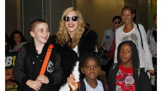 マドンナ、シングルマザーとして4人の子育てとキャリアを両立することの困難さを吐露！