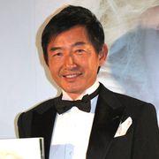 石田純一、妊娠を発表したばかりの妻・東尾理子について「お腹にいつも話しかけています」と幸せいっぱいに報告!