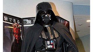 ダース・ベイダー卿、 快く撮影に応じ「いい人だね!」の声も!? スター・ウォーズの聖地に降臨!