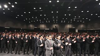 ロボットダンスでギネス記録樹立!須藤元気率いるパフォーマンス集団「WORLD ORDER」600人超えのパフォーマンス