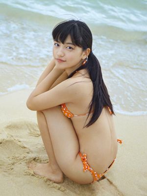 美少女・川口春奈の17歳の水着姿＆入浴姿がまぶしい！故郷・五島列島で撮影した初写真集！