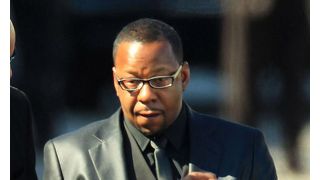 ボビー・ブラウン、酒気帯び運転の容疑で逮捕