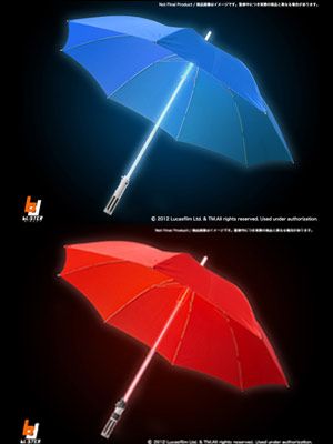 『スター・ウォーズ』ライトセーバー型の傘が登場！　スイッチでシャフトが光る本格仕様！