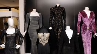 ホイットニー・ヒューストンさんのイヤリング、オークションで23万円で落札