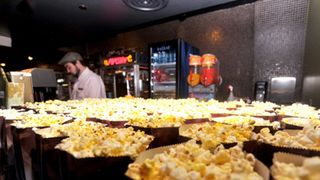 3D映画効果は頭打ち?ポップコーンが映画館の救世主に!