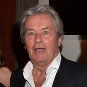 仏名優アラン・ドロンが不整脈で手術
