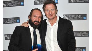 リーアム・ニーソン、友人のレイフ・ファインズに間違えられてサイン