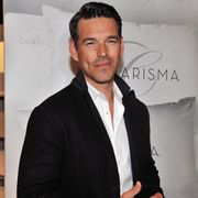 エディ・シブリアン、セレブ・カーレースで壁に激突