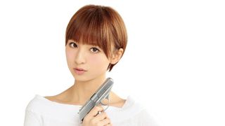 篠田麻里子、本格アクション初挑戦!新CMで「ああ!?」と悪態!大男3人をこらしめる!