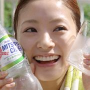 上戸彩、風呂上がりに「プハー」!三ツ矢サイダー新キャラクターに抜てき!