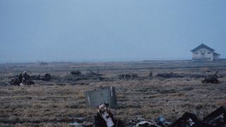 大杉漣の長男で写真家の大杉隼平、被災地支援の写真展開催 警戒区域解除されたばかりの福島県南相馬市写す