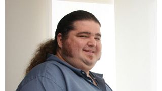 「LOST」ハーリーことホルヘ・ガルシア、最新作は監獄島が舞台!「こんなに早く違う役を演じられるとは思っていなかった」