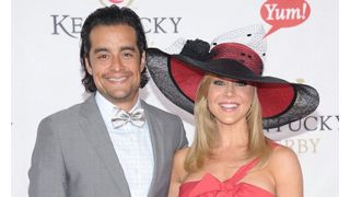 「デクスター」のリタ役、ジュリー・ベンツが結婚