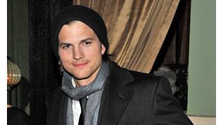 アシュトン・カッチャー出演のコマーシャル、人種差別の批判を受けてネットから引き上げ