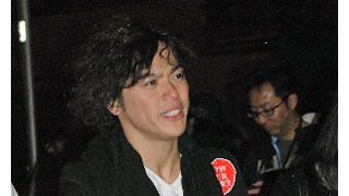 塩谷瞬、騒動後初のブログ更新にファンから応援の声が続々! 共演者の黒田アーサーは「素晴らしい仲間」とフォロー