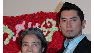 樹木希林、義理の息子・本木雅弘から「母の日」のサプライズ! 感激&照れ隠しで「今日は布団かぶってねちゃいます」