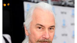 特殊メイクアップの巨匠リック・ベイカーが、アンジェリーナ演じる魔女のメイクアップを担当することに!