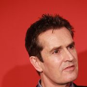ルパート・エヴェレット、オスカー・ワイルドの自伝の映画化で監督デビュー、脚本、主演と一人三役