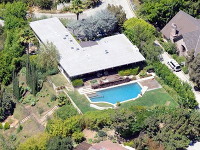 スカーレット・ヨハンソンとライアン・レイノルズ　新婚時代に住んだ家を約2億9,000万円で売却へ