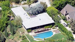 スカーレット・ヨハンソンとライアン・レイノルズ 新婚時代に住んだ家を約2億9,000万円で売却へ