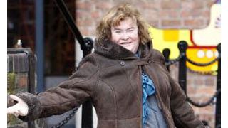 スーザン・ボイル、イギリスの高速道路で泣きわめく騒ぎ 疲労が原因か
