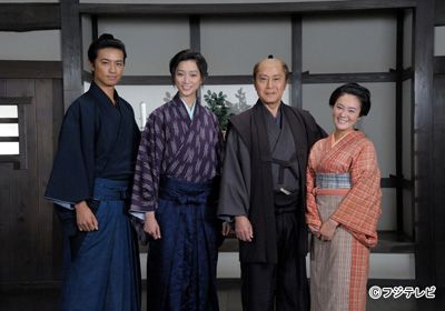 「剣客商売」が北大路欣也主演で2年半ぶり復活!杏、貫地谷しほり、斎藤工などキャスト一新! シネマトゥデイ