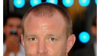 ガイ・リッチー監督、名作「宝島」を映画化!
