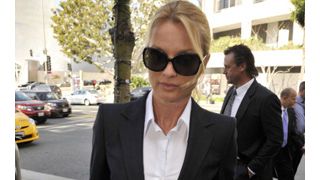 「デスパレートな妻たち」のニコレット・シェリダン、不当解雇裁判の再審が延期に 負けたも同然?