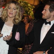 妊娠中のドリュー・バリモアが挙式!友人と家族200人に見守られて