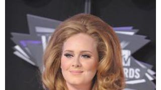 エルトン・ジョンから電話をもらったアデル　いたずら電話だと思って無視