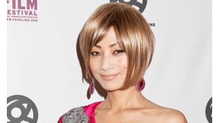 中国出身の国際的女優バイ・リンに電話でインタビュー!14歳で中国人民解放軍に入隊からアメリカ映画に参加するまで