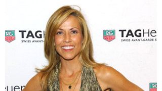 人気歌手シェリル・クロウ、脳腫瘍が見つかったと発表 良性であり「心配はない」