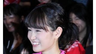 AKB48前田敦子、客席からサプライズ登場! 次回作で香取慎吾との共演を希望!