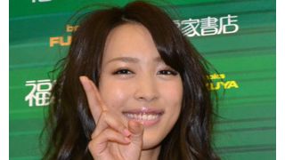 かれんでエロス、清純でセクシー、さまざまな顔を持つ女優・黒川芽以、8年ぶりの写真集