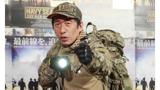 寺門ジモン「今一番危険なのはバラエティー番組」と迷彩服で試写会に登場