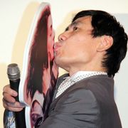 熱愛報道のエスパー伊東、交際1か月も「キスもまだ」