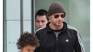 ヒュー・ジャックマンの息子 「パパが有名じゃなければいいのに」