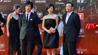 堺&広末の登場に上海熱狂!急きょ警備員増員!-上海国際映画祭