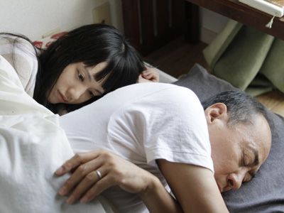 モト冬樹 初キスシーンに挑戦 現場でいきなり 生誕60周年記念映画で シネマトゥデイ モト冬樹 初キスシーンに挑戦 現場でいきなり 生誕60周年記念映画で シネマトゥデイ